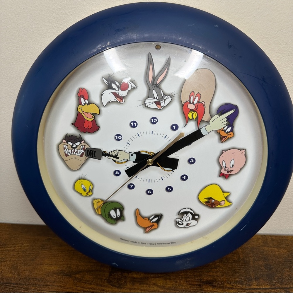 Vintage 1999 Westclox Warner Bros Looney Tunes Talking Wall Clock Blue 12"